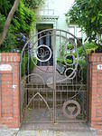 Gate